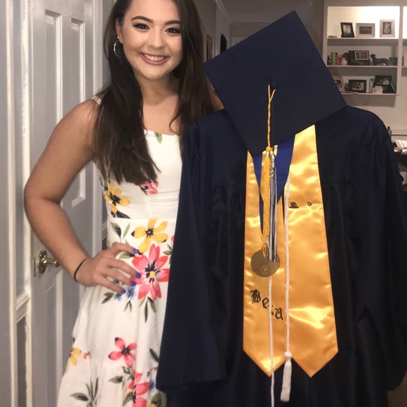 Meet your Posher, Paige - Picture 7 of 8